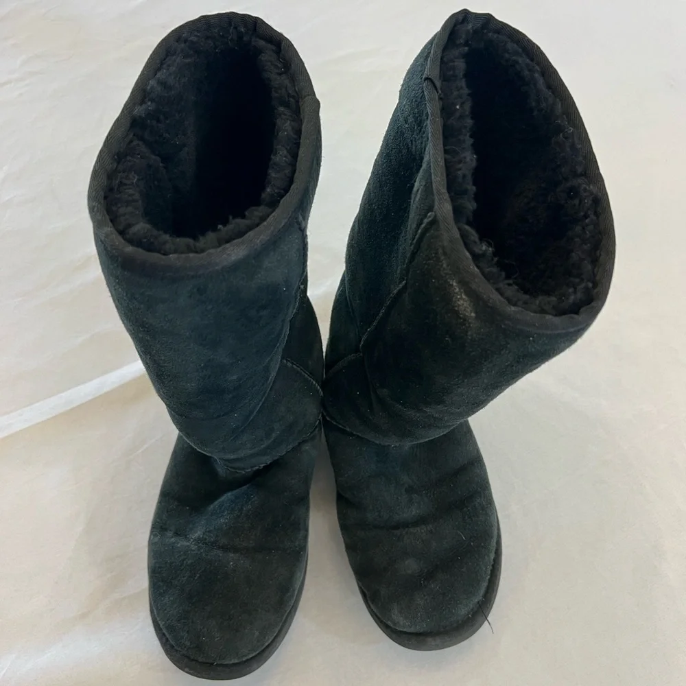 UGG Women's Classic Tall Boot, Black, Size 8 - Picture 2 of 5